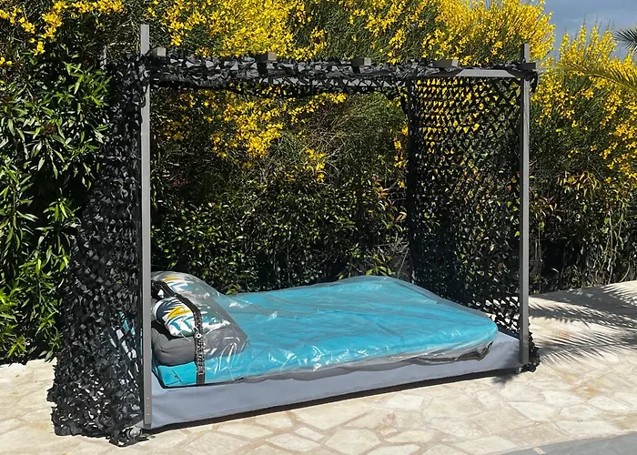 Partie De Villa Avec Piscine En Option Et Supplement Jaccuzi